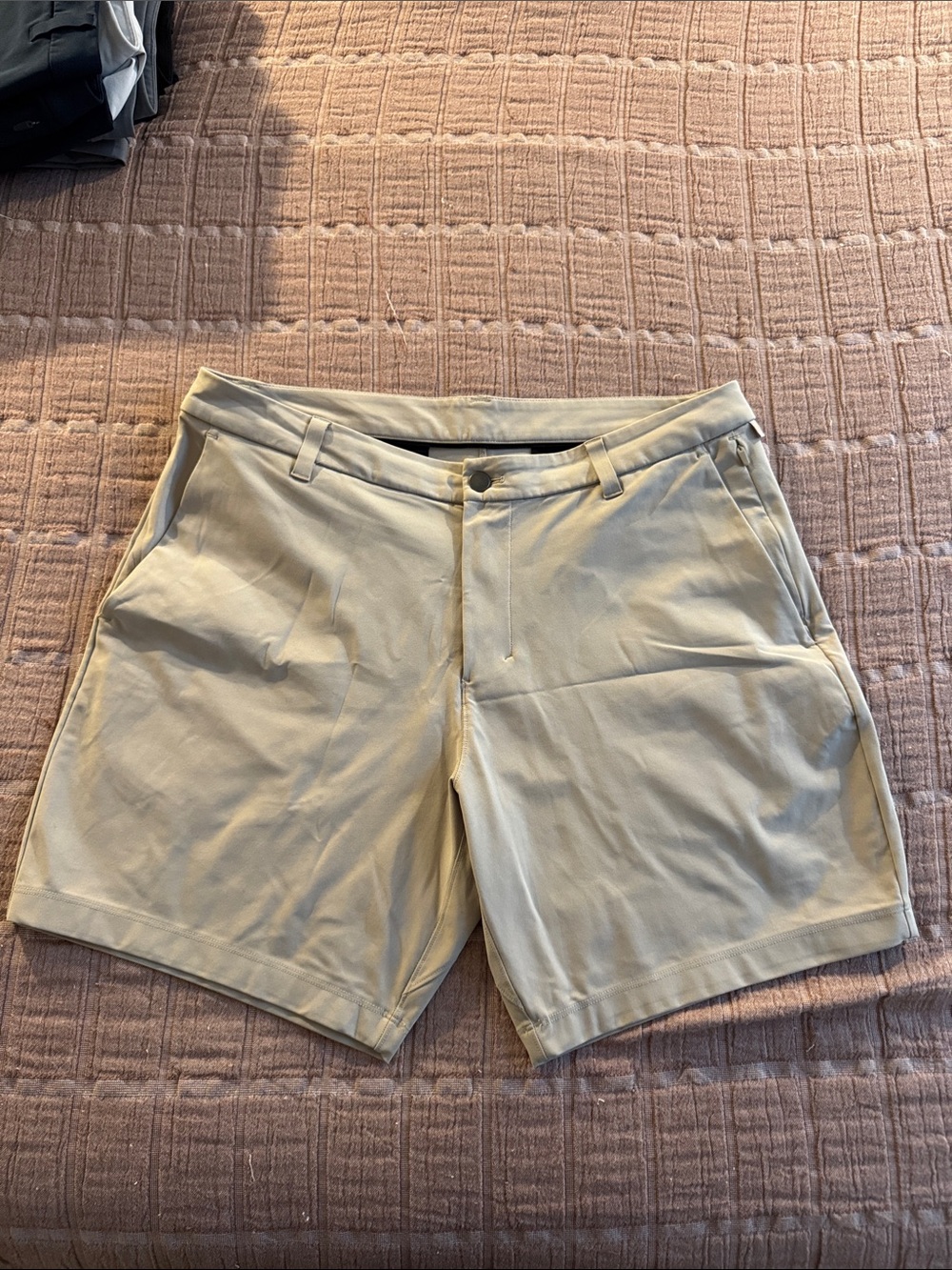 Lululemon ABC Classic Fit Shorts 7” Inseam in Khaki